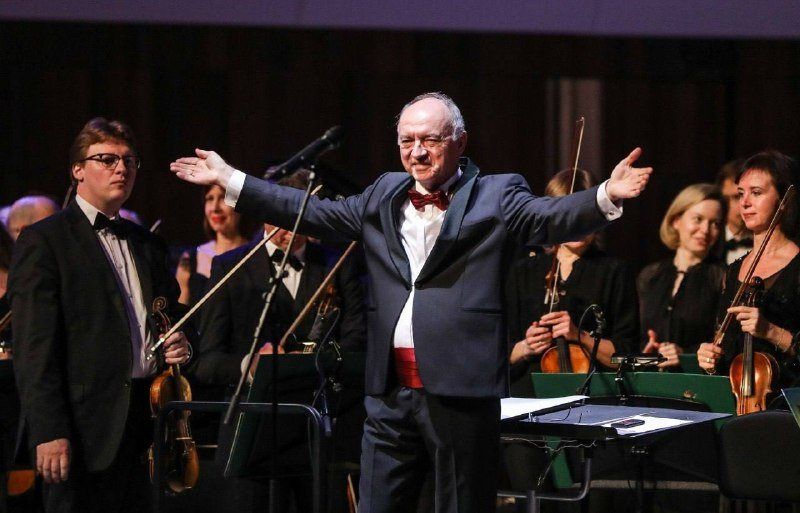 Леонов и Евстигнеев 100 в «Зарядье»: оркестр, который звучал за кадром