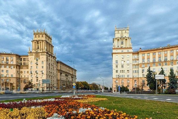 Площадь Гагарина с MoscowWalks: ворота Юго-Запада, MoscowWalks